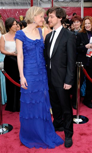 Illustration for article titled "Fishy" Is Fabulous: Oscar Fashion 2008